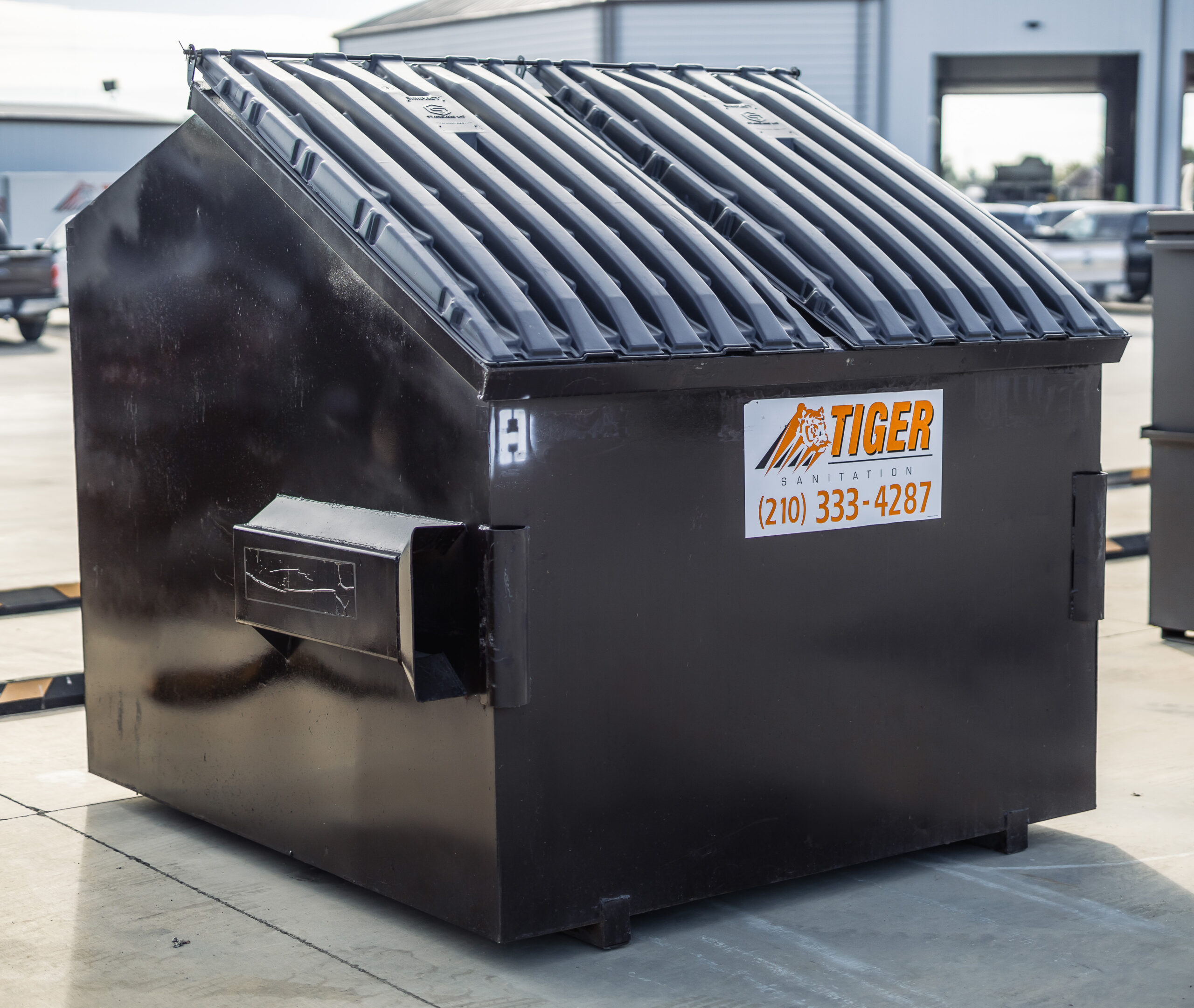 8-yard dumpster - commercial